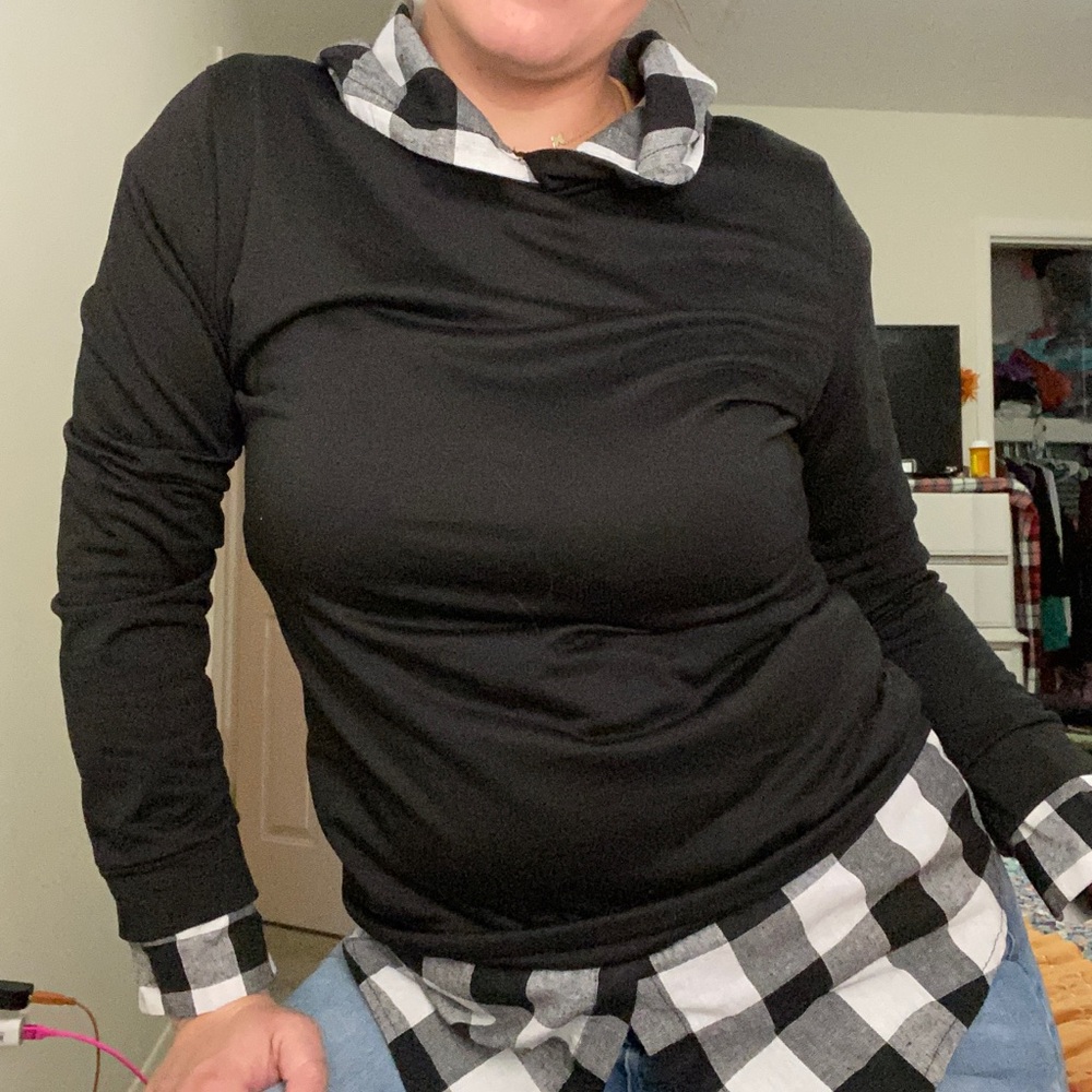 tunic/sweater/hoodie - white and black Buffalo plaid - size XL fits like a M/L